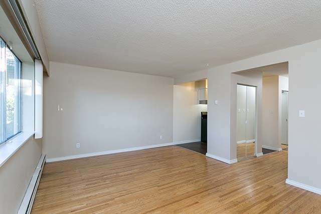 The Laurels Apartments - Photo 22
