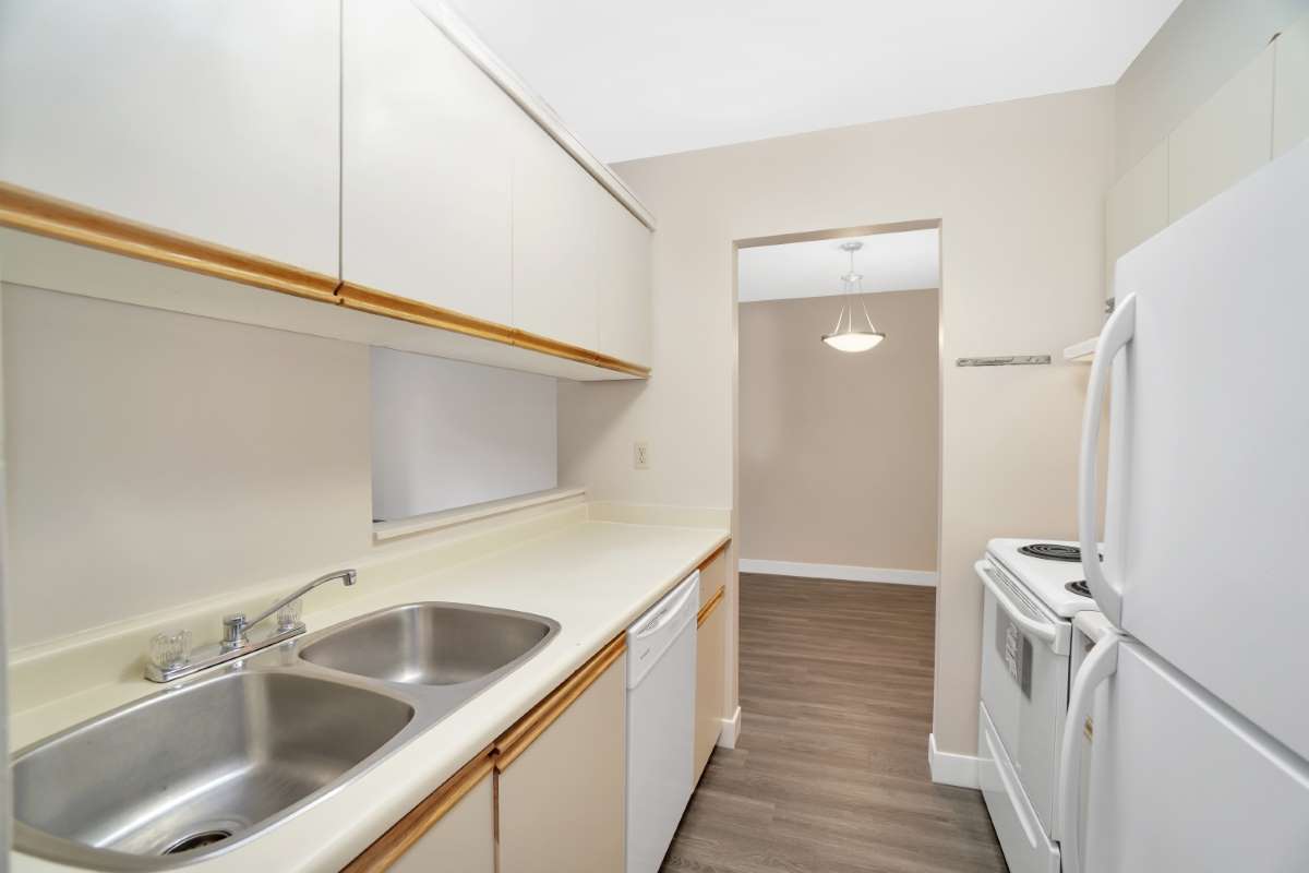 Carlton Park Gardens Apartments - Photo 24