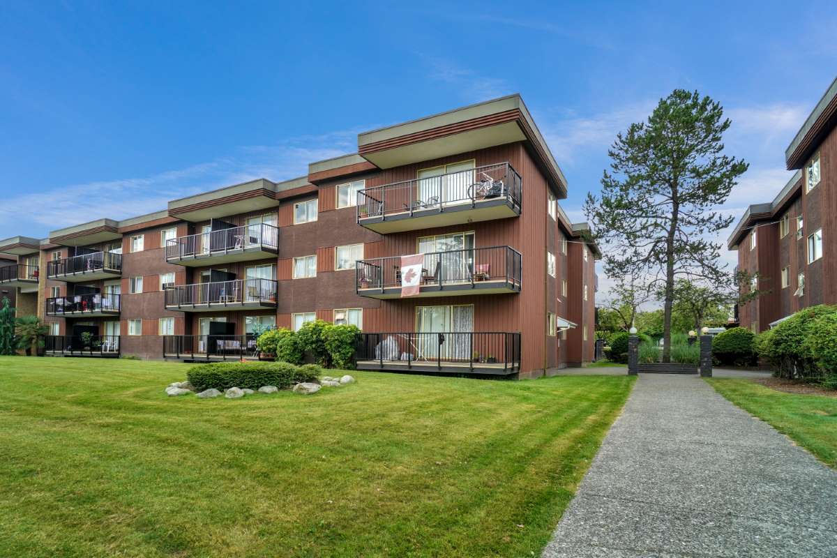 Grosvenor Square Apartments