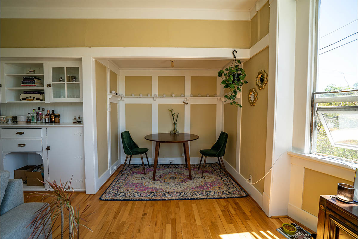 October Mansion - Photo 12