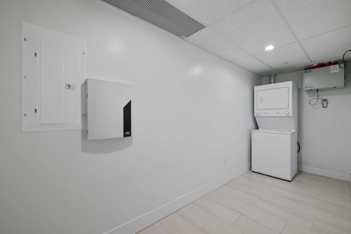 The Madison Bedford Apartments - Photo 16