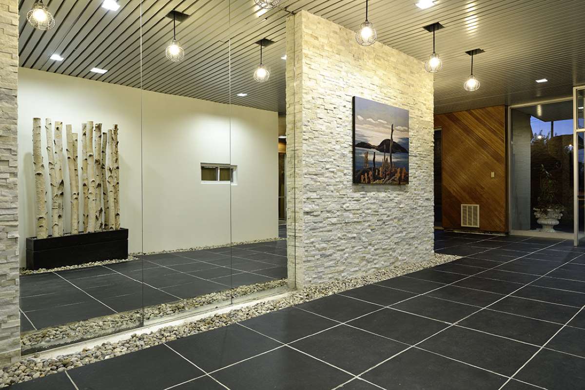 Evans Apartments - Photo 21