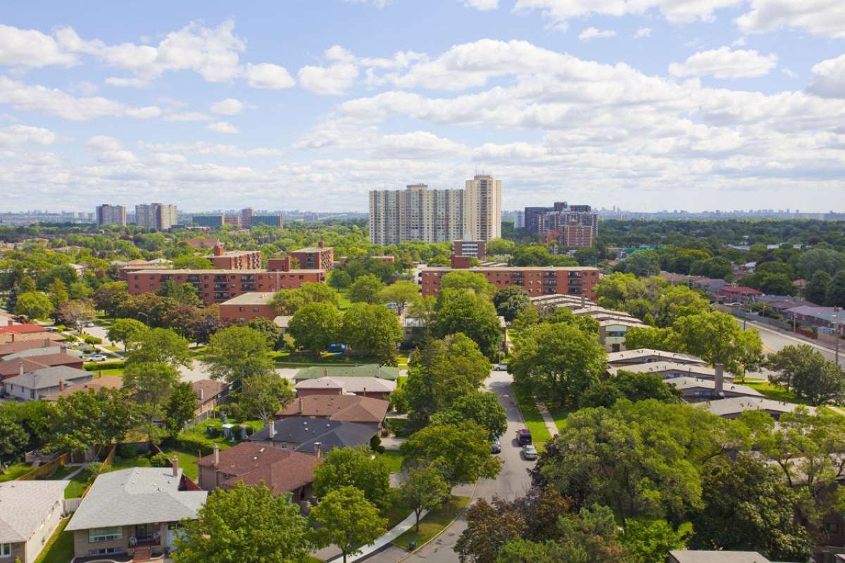 West Park Village Apartments - Photo 25
