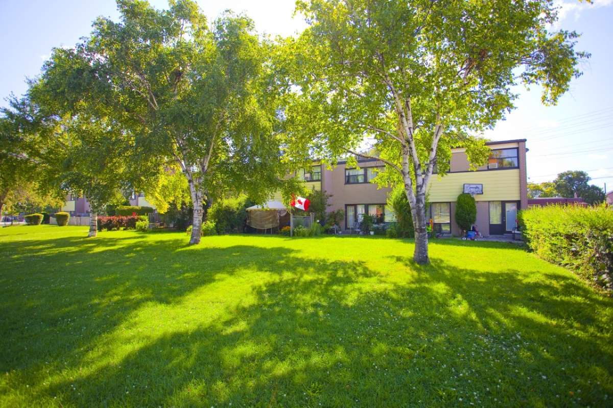 West Park Village Townhomes - Photo 24