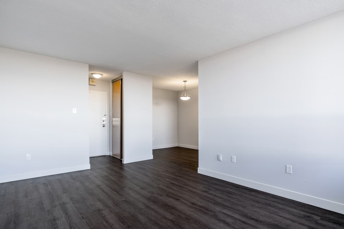 10 Tuxedo Court Apartments - Photo 18