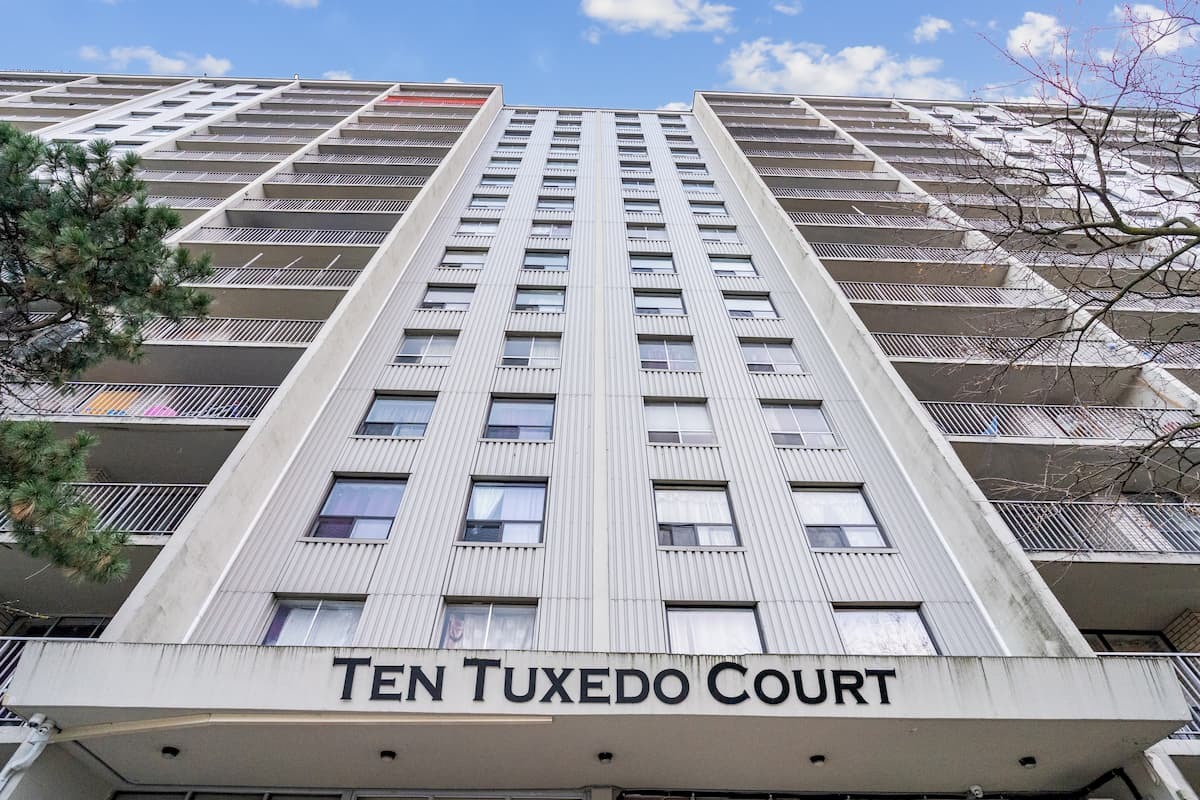 10 Tuxedo Court Apartments - Photo 30