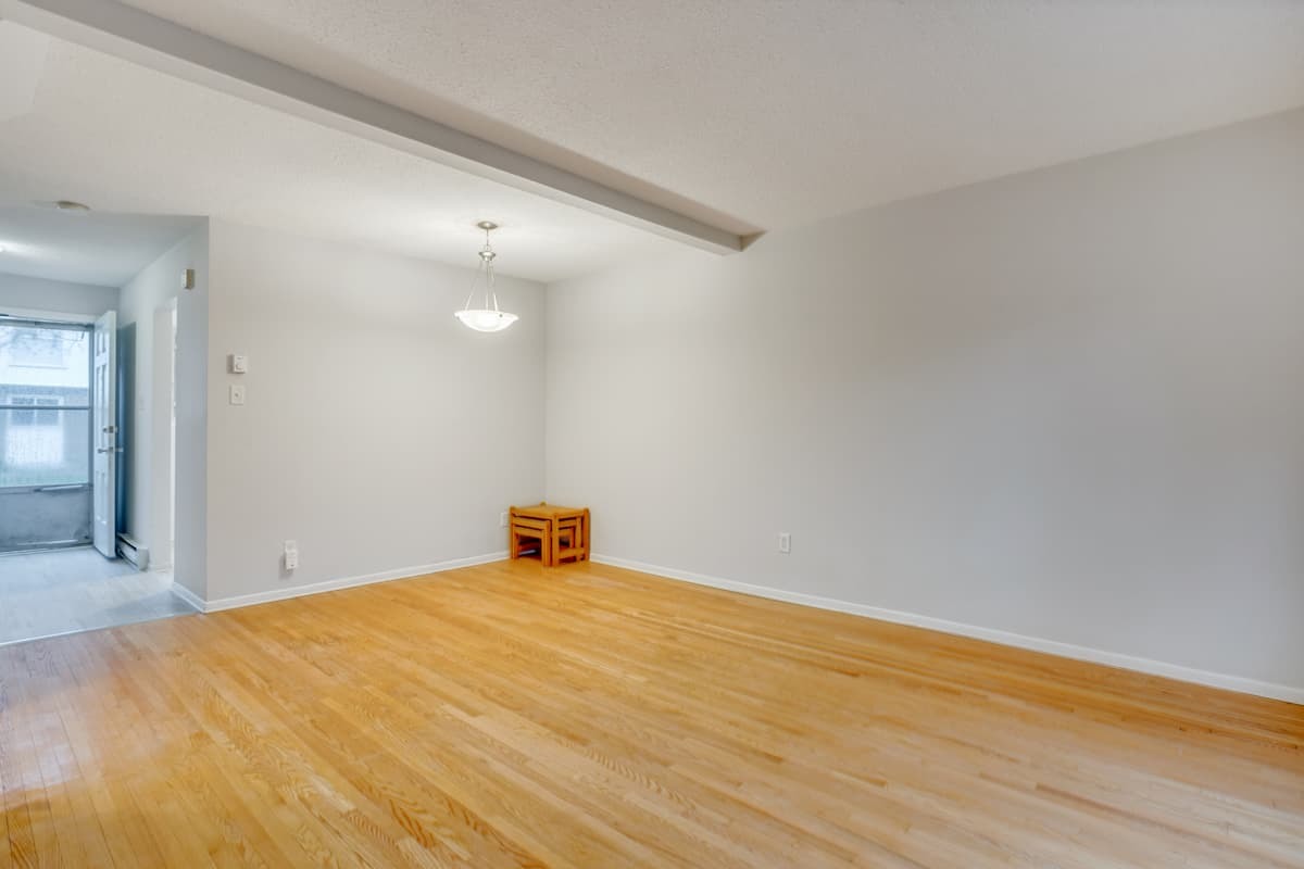 85 Henderson Avenue Townhomes - Photo 18