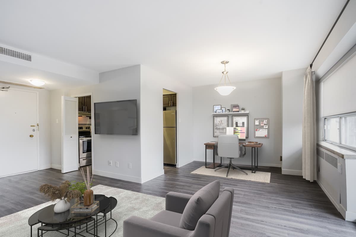 Chaplin Crescent Apartments - Photo 12