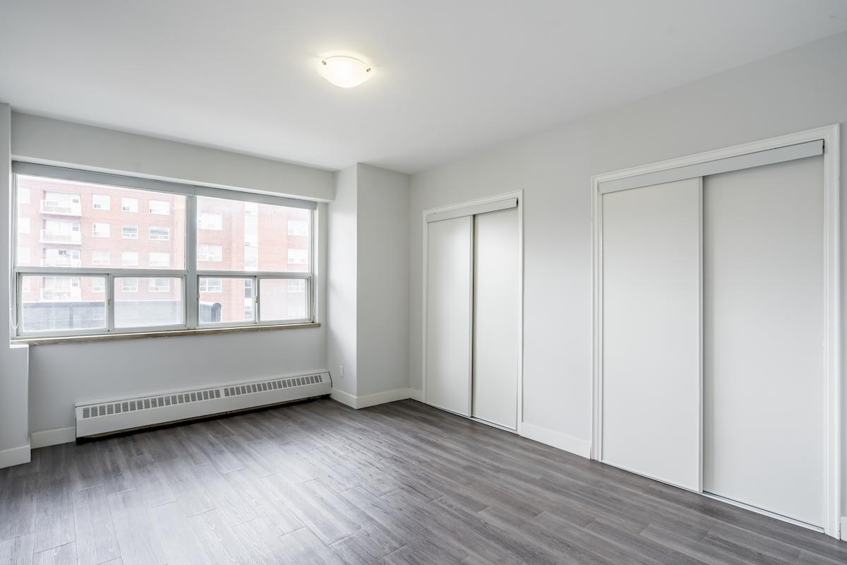 Chaplin Crescent Apartments - Photo 16