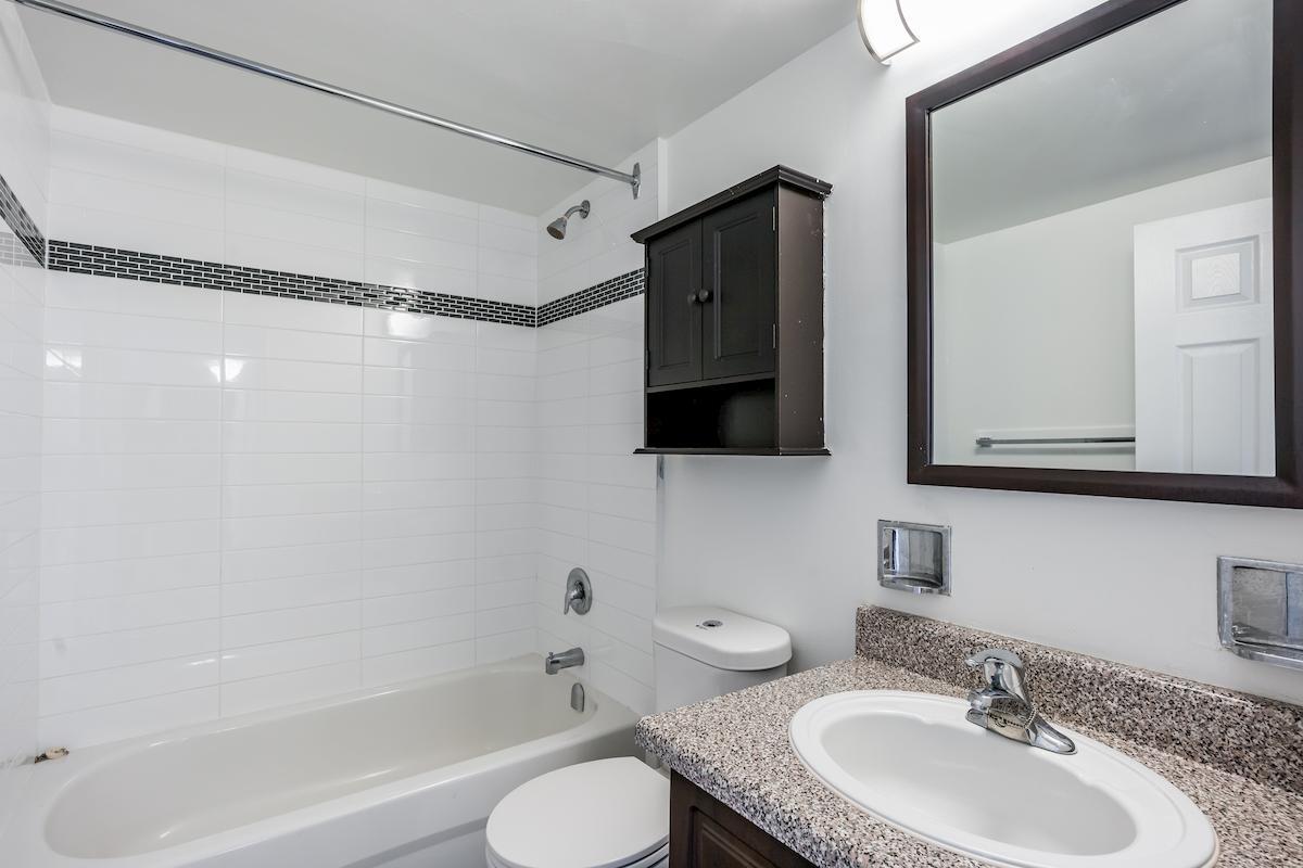 Chaplin Crescent Apartments - Photo 18