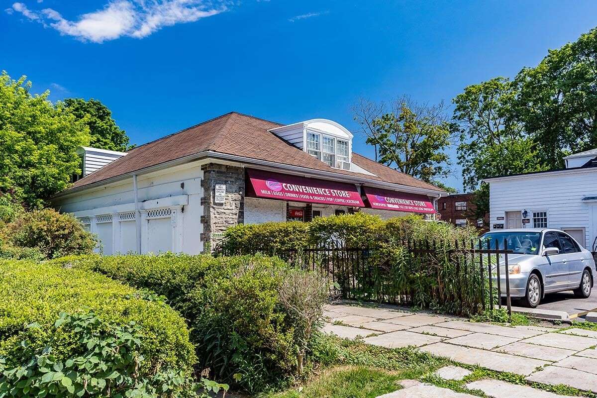 Mimico Estates - Photo 36