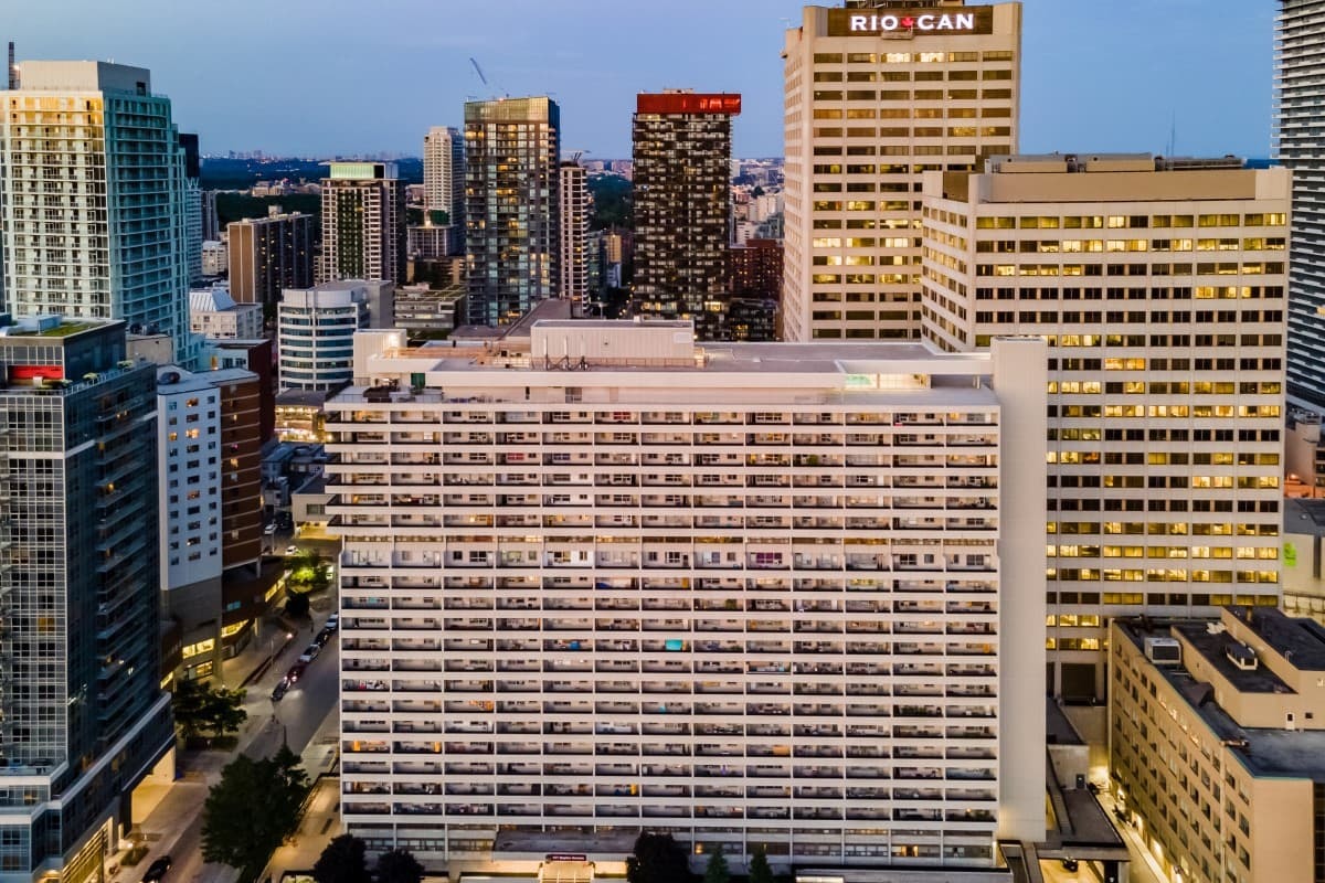 Yonge Eglinton Apartments – Duplex - Photo 12