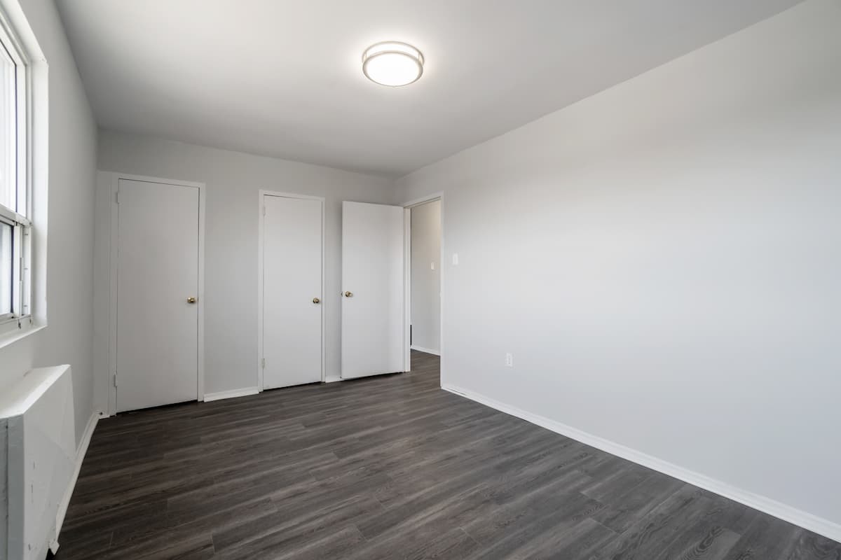 Springbank Manor - Photo 36