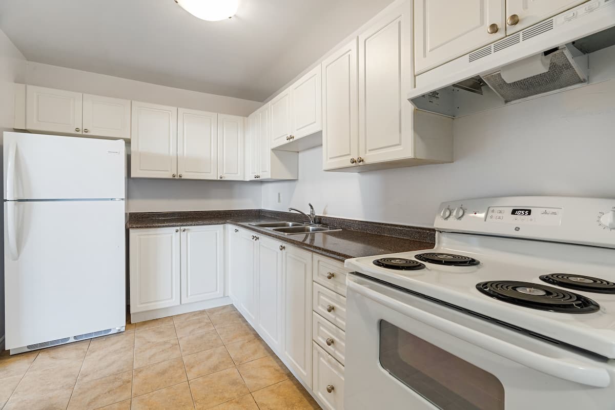 Springbank Village - Photo 32