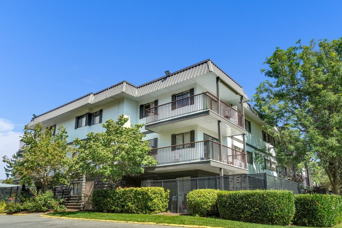 Berry Road Apartments - Photo 4