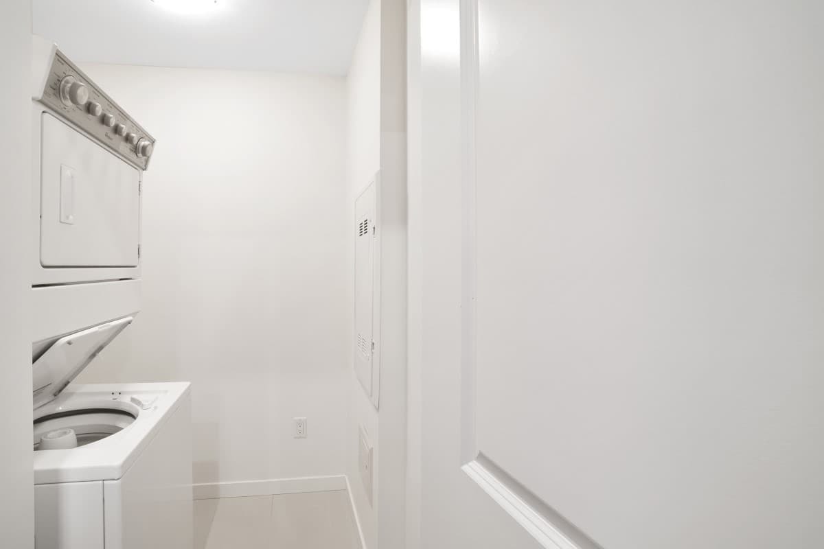 The Meridian Apartments - Photo 30