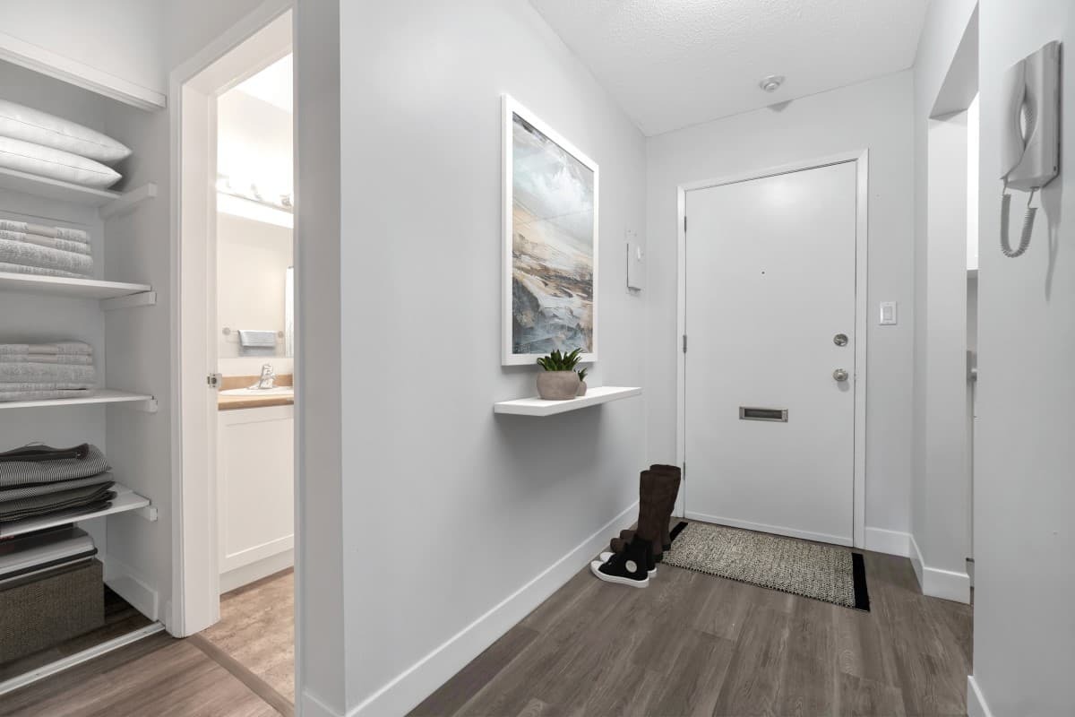 Lynn Gary Apartments - Photo 10