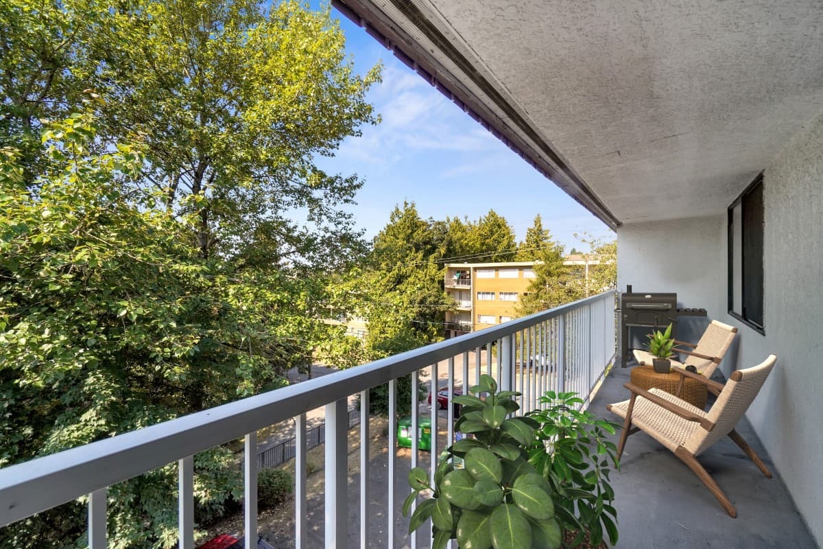 Lynn Gary Apartments - Photo 16