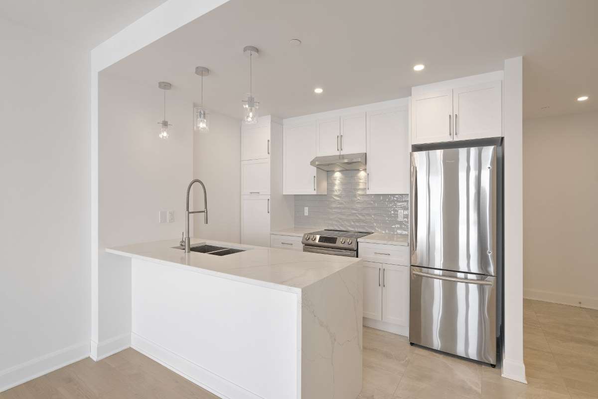 The Topaz Laval Apartments - Photo 18