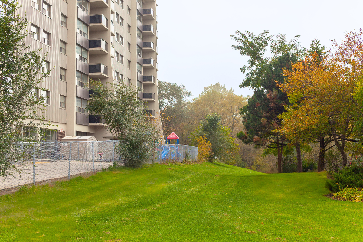 2283 Eglinton Avenue Apartments - Photo 15
