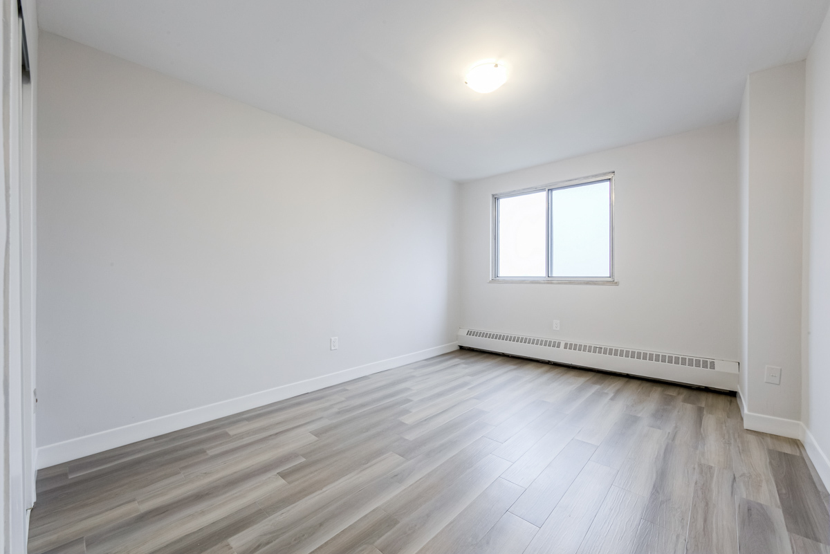 Bentley Apartments - Photo 16