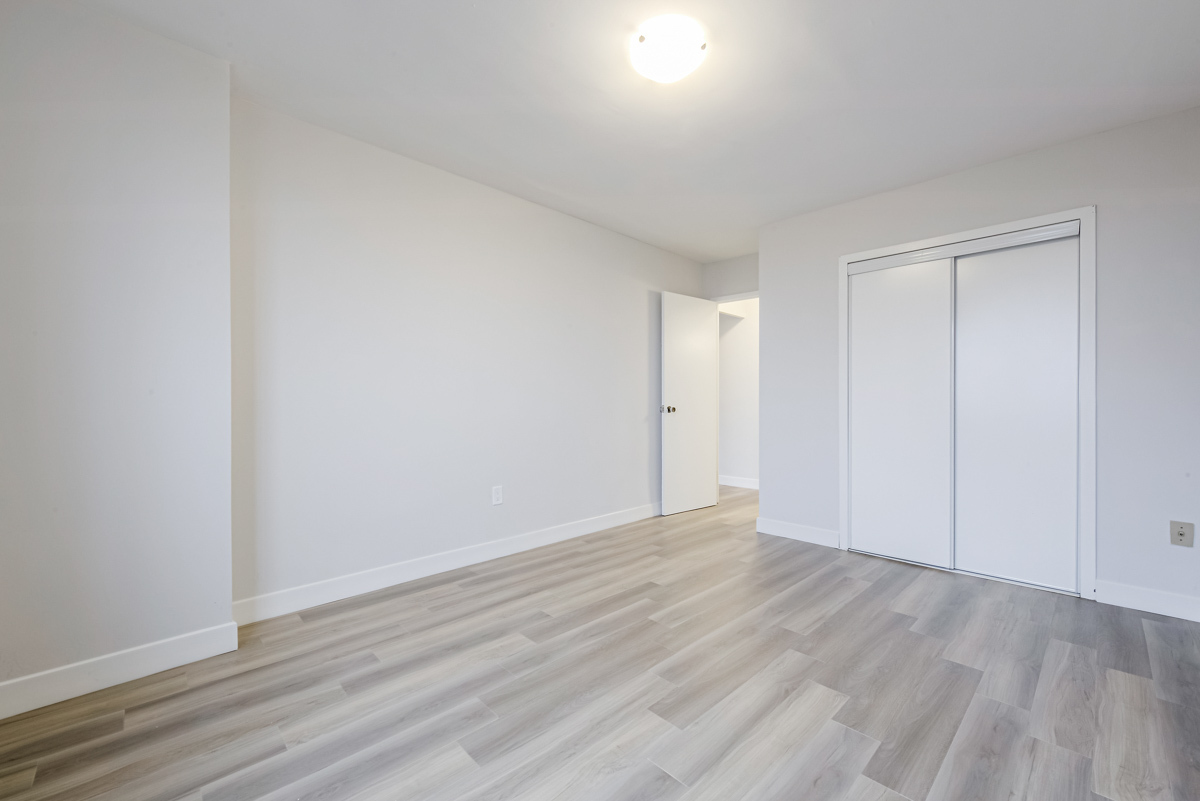 Bentley Apartments - Photo 18