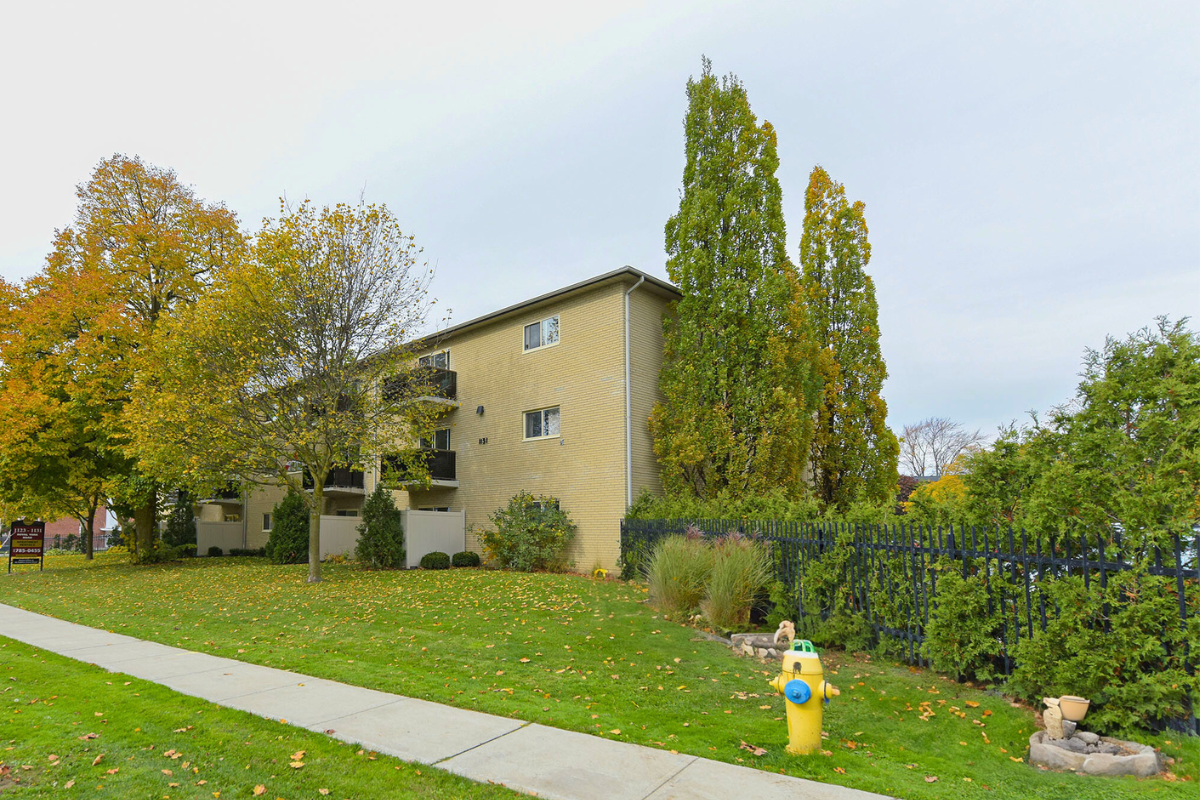 1123-1131 Royal York Road Apartments - Photo 21