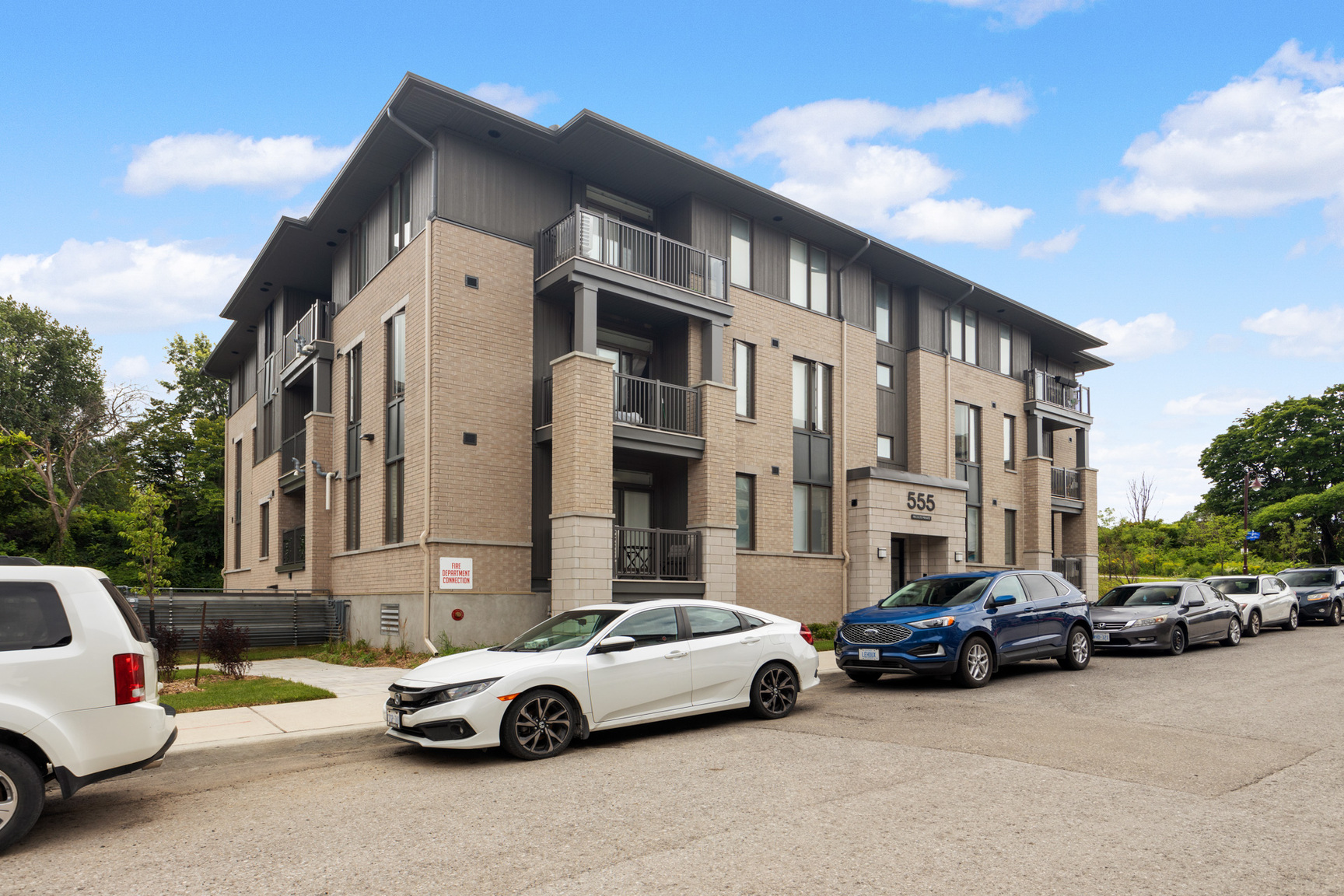 Hillview Apartments - Photo 8