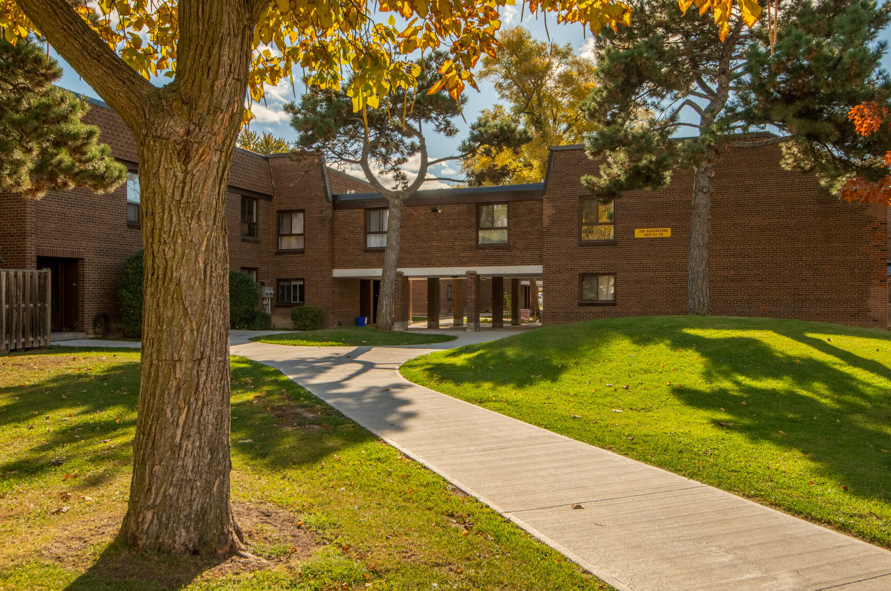 Silverstone Townhomes - Photo 27