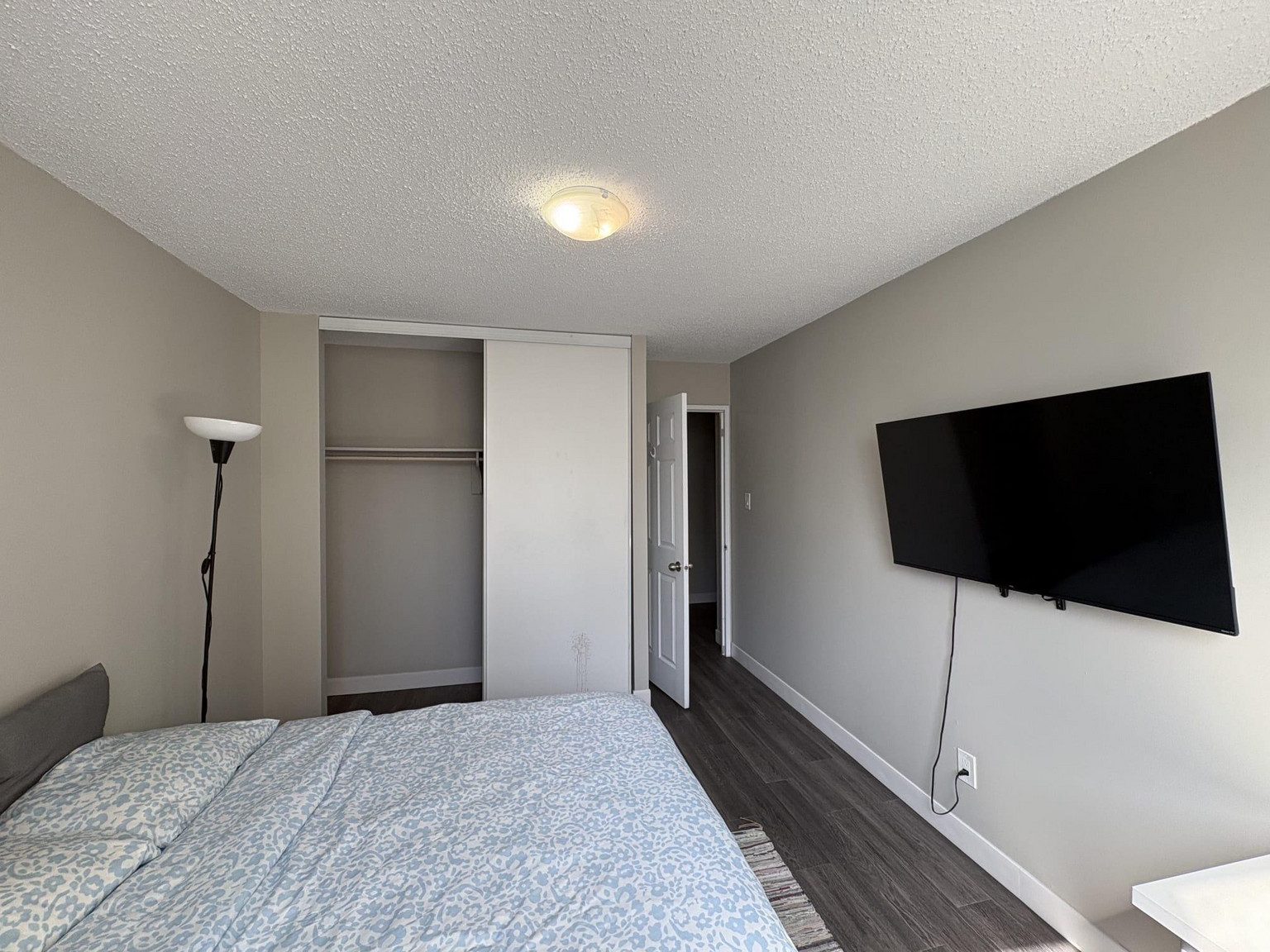 Vista Tower Co-Living - Photo 3