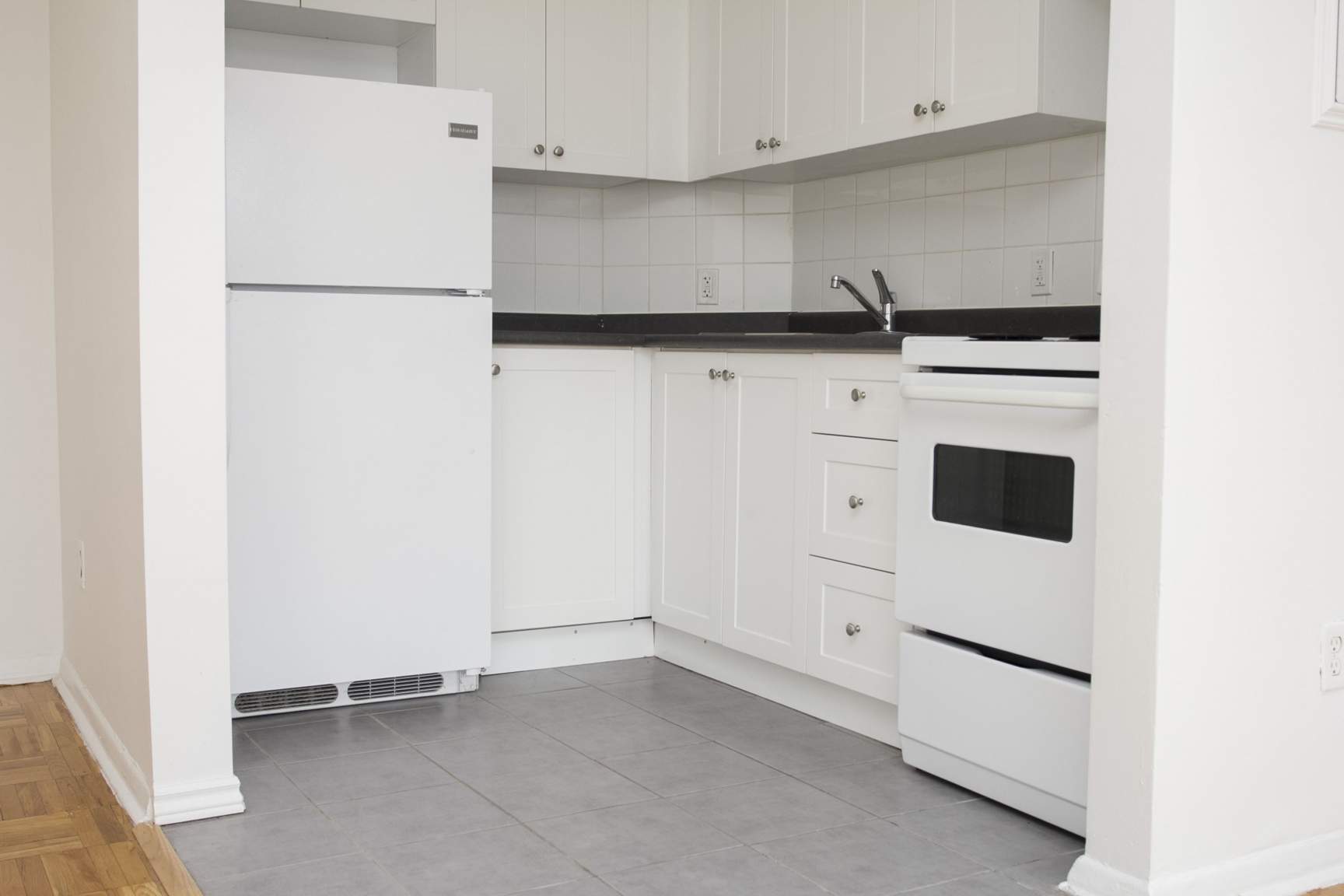 1594 Victoria Park Apartments - Photo 4