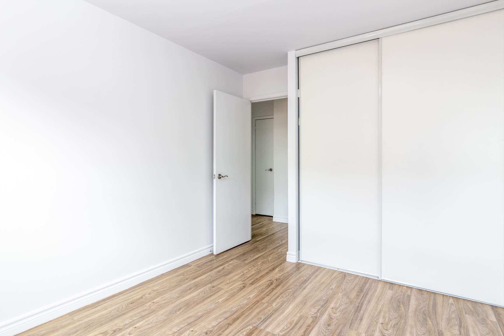 275 North Service Road Apartments - Photo 7