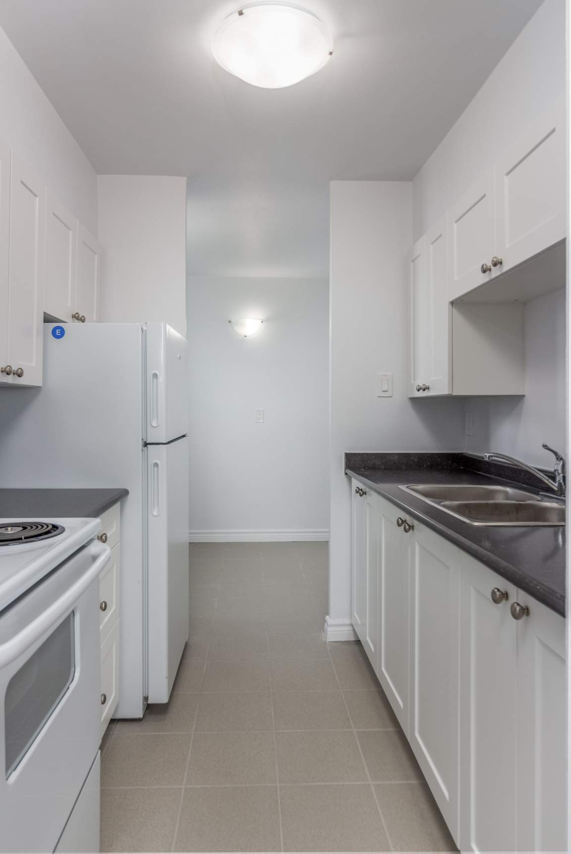 Westdale Apartments - Photo 2