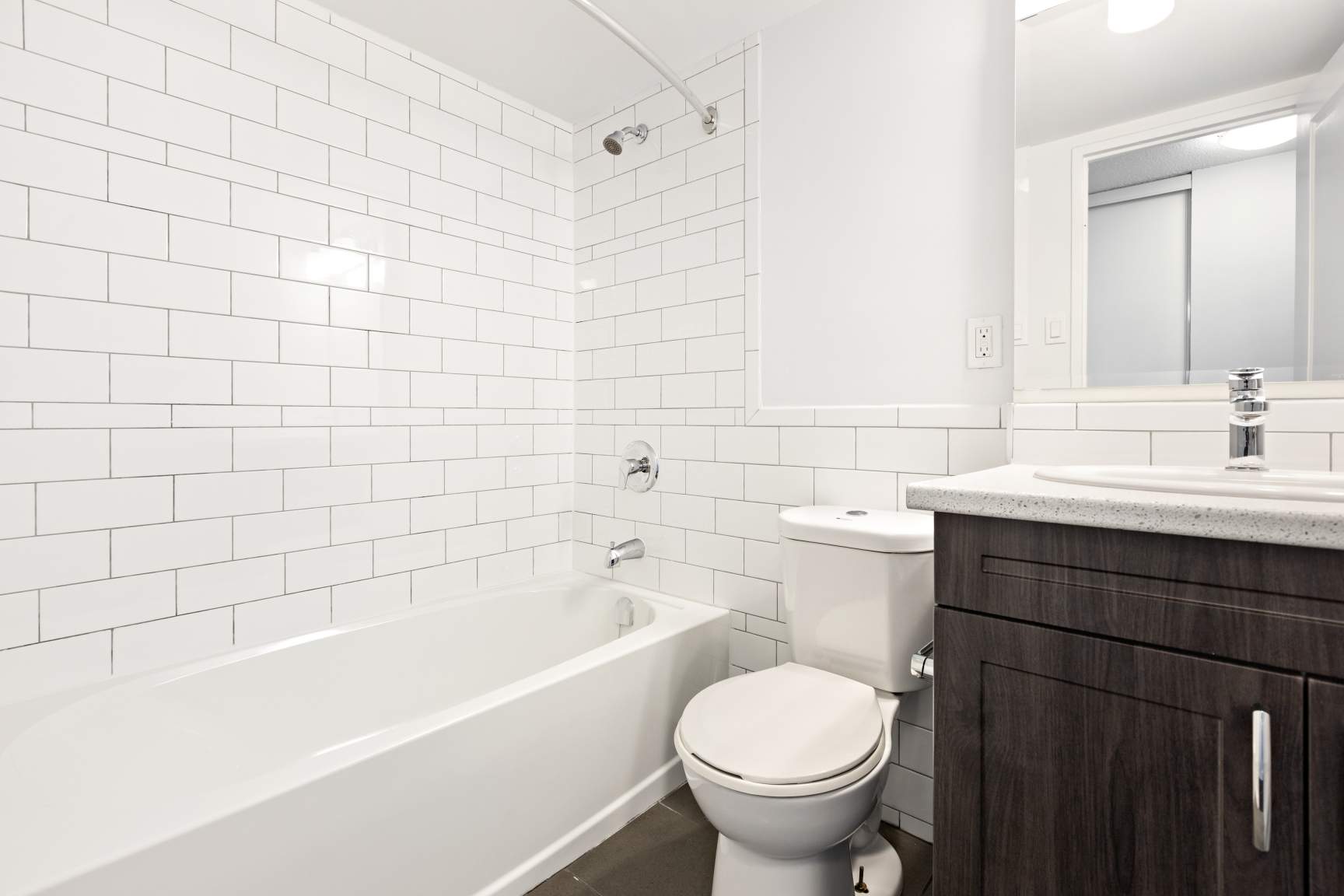Langs Apartments - Photo 10