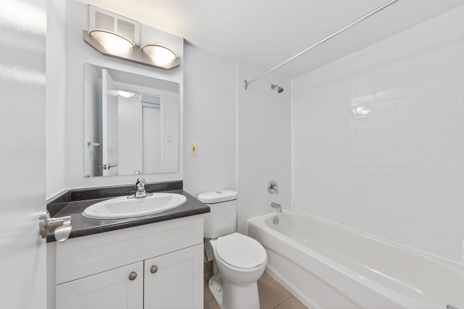 Langs Apartments - Photo 7
