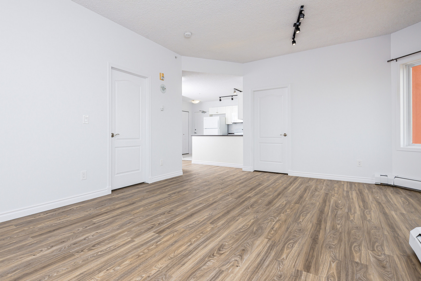 Grand Central Manor - Photo 8