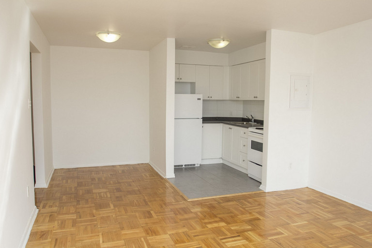 1594 Victoria Park Apartments Centurion Property Associates Inc.