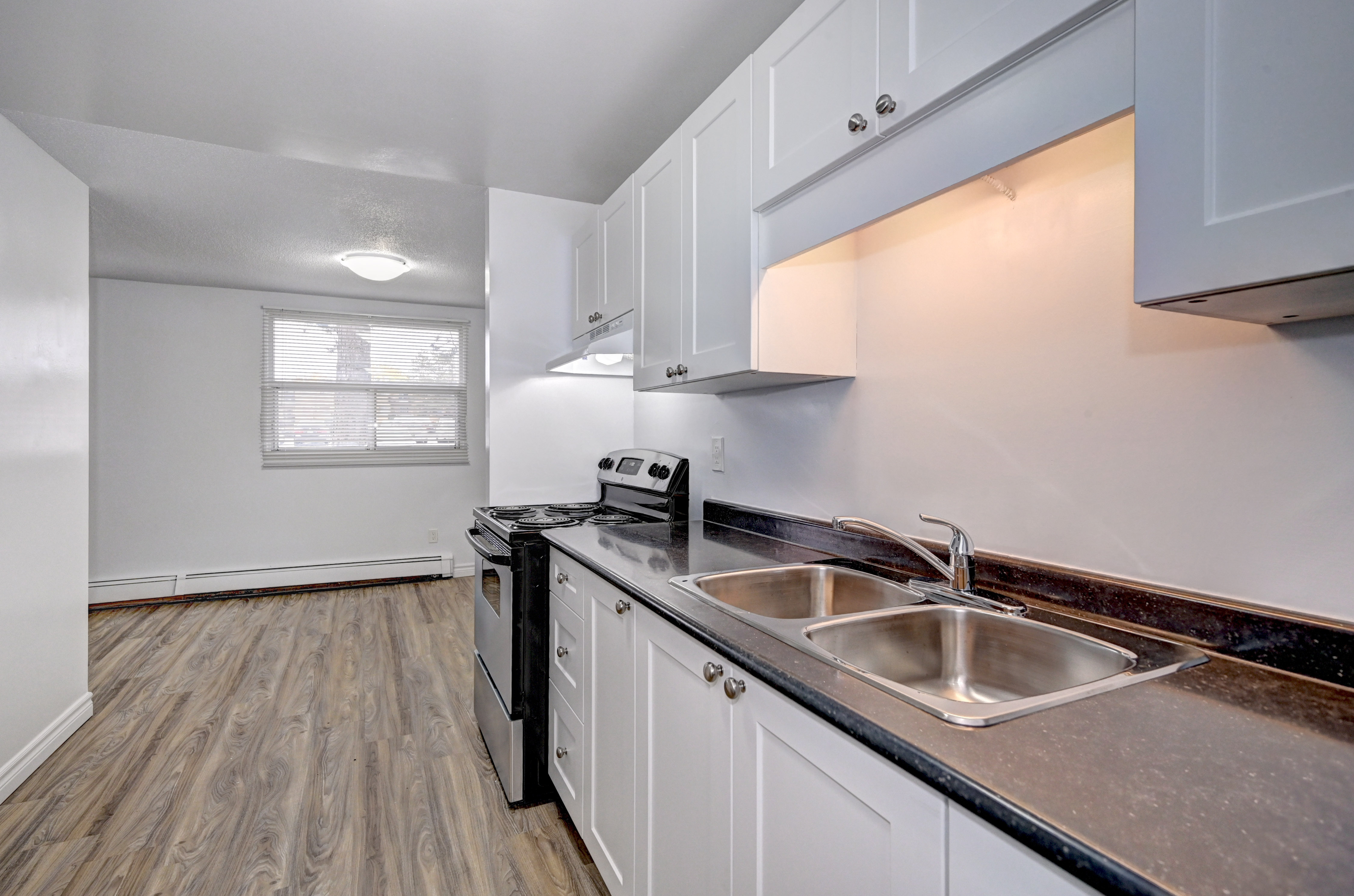 310 Kingswood Drive, Kitchener, ON N2E 2K2 — photo 3