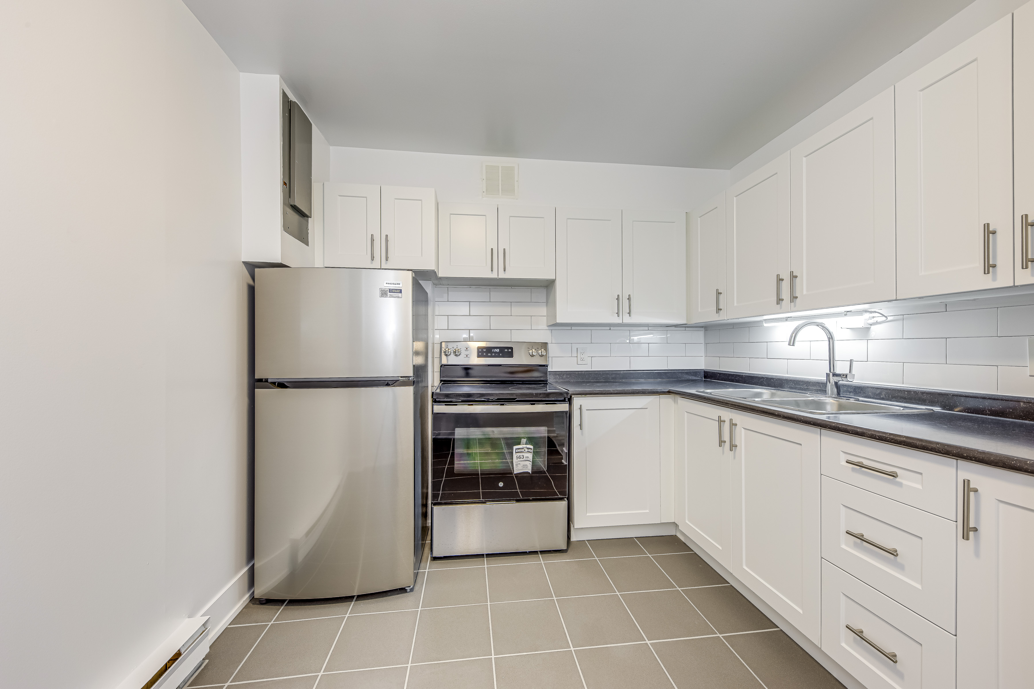 356 Hoffman Street, Kitchener, ON N2M 3N6 — photo 2