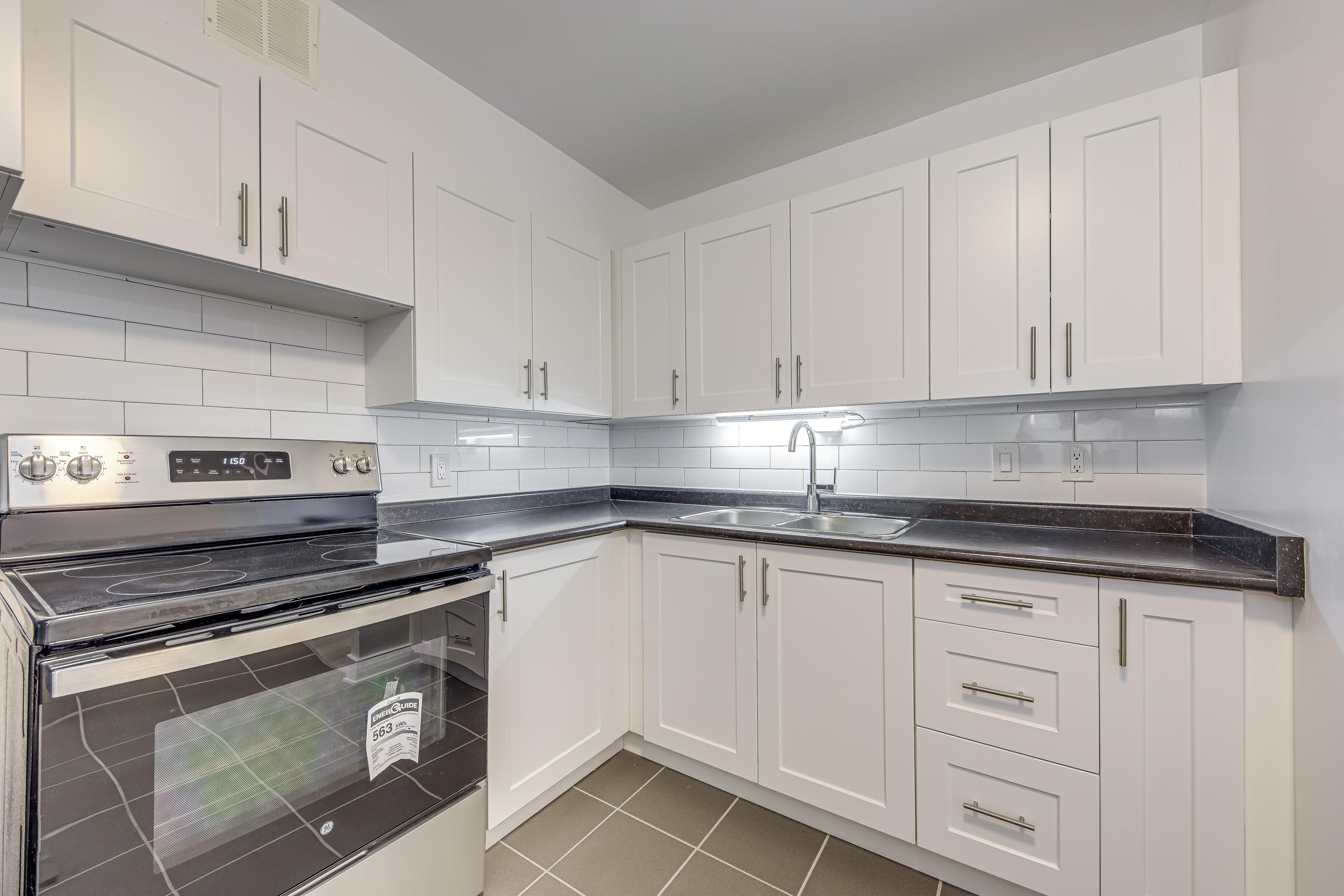 356 Hoffman Street, Kitchener, ON N2M 3N6 — photo 3