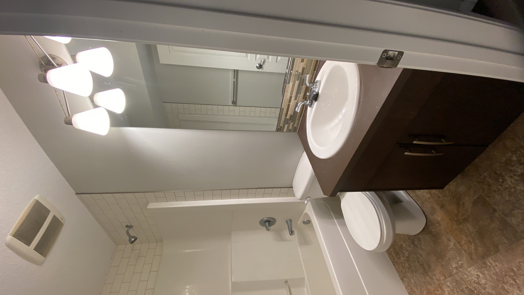 93 Auburn Crest Lane SE - Basement Suite - Photo 3