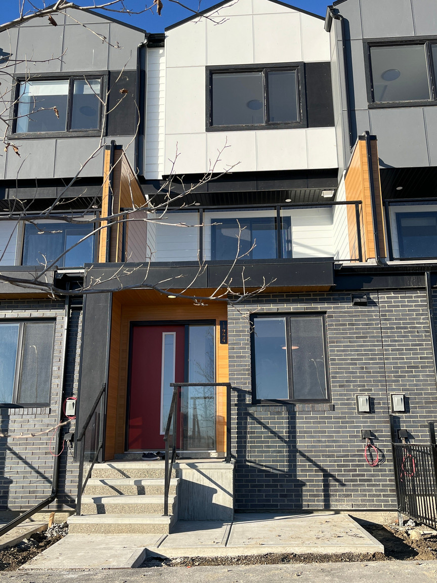  Unit 124, 8535 19 Ave SE