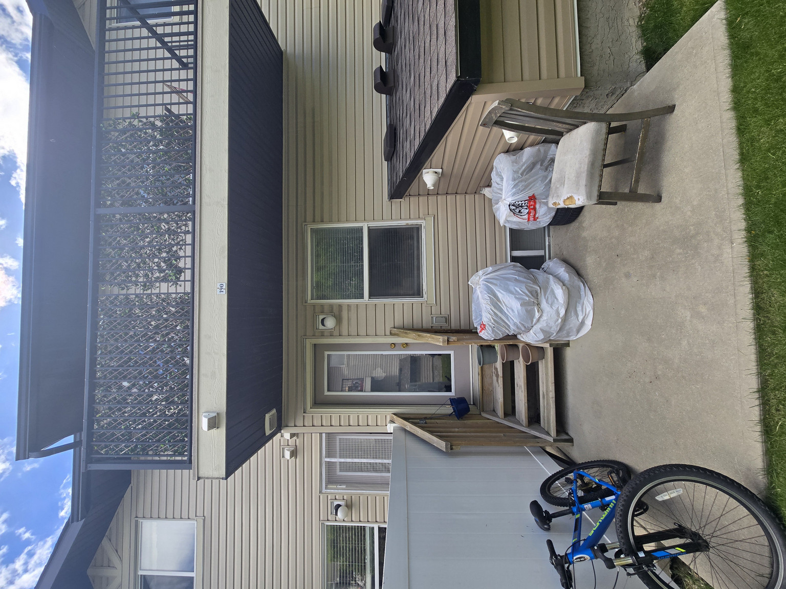 192 Saddlebrook Point NE - Photo 2