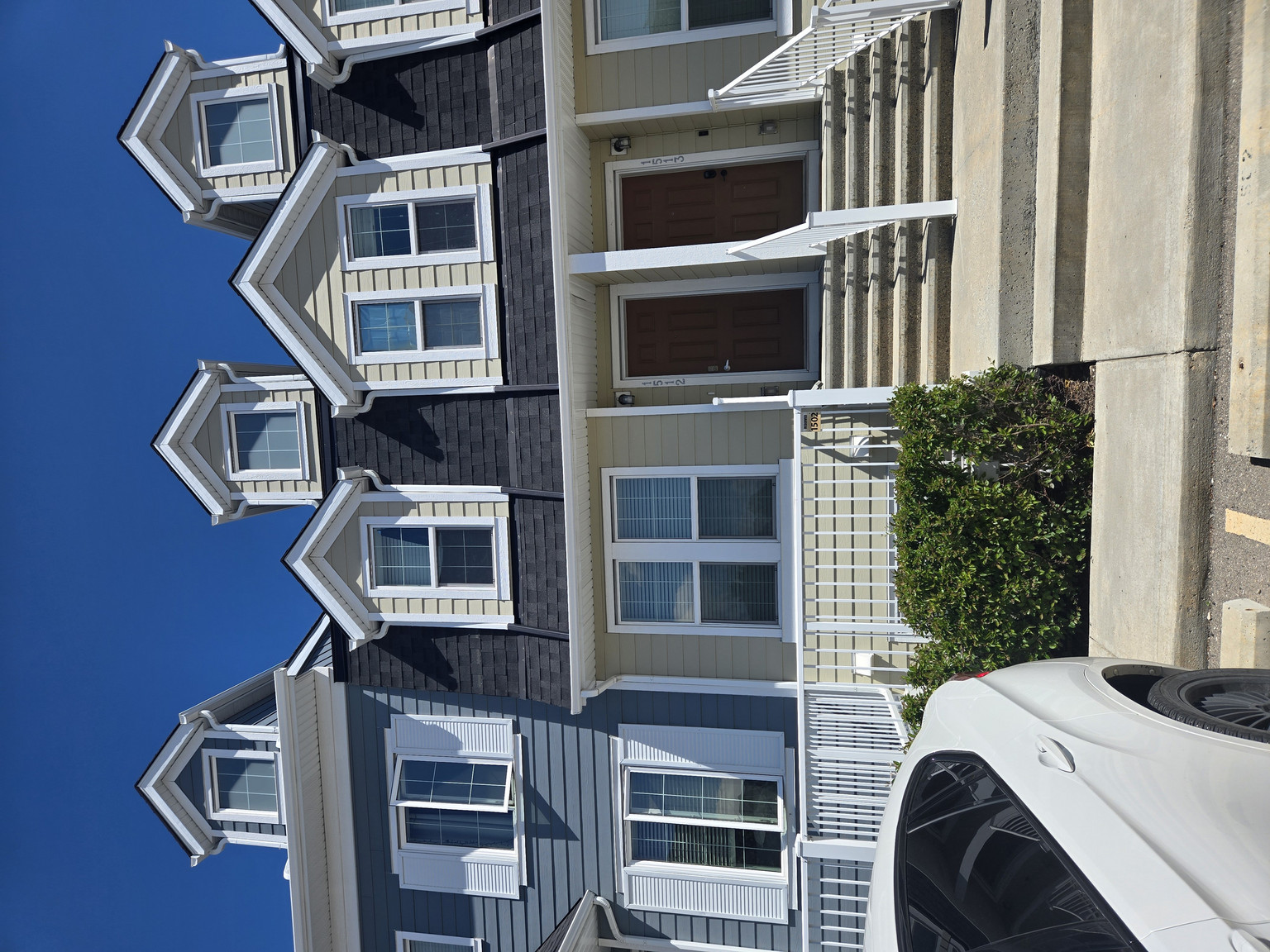  1512, 2400 Ravenswood View SE