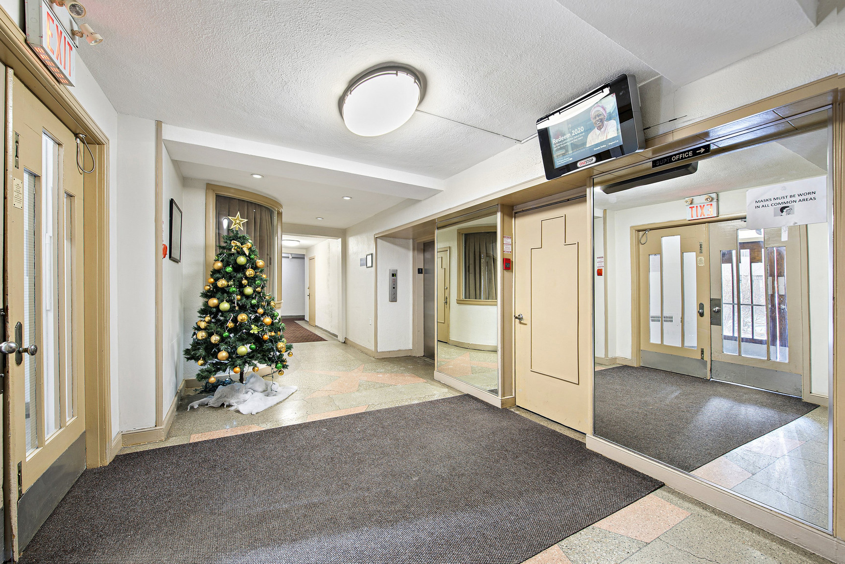 64 St. Clair Avenue West - The Fleetwood - Photo 19