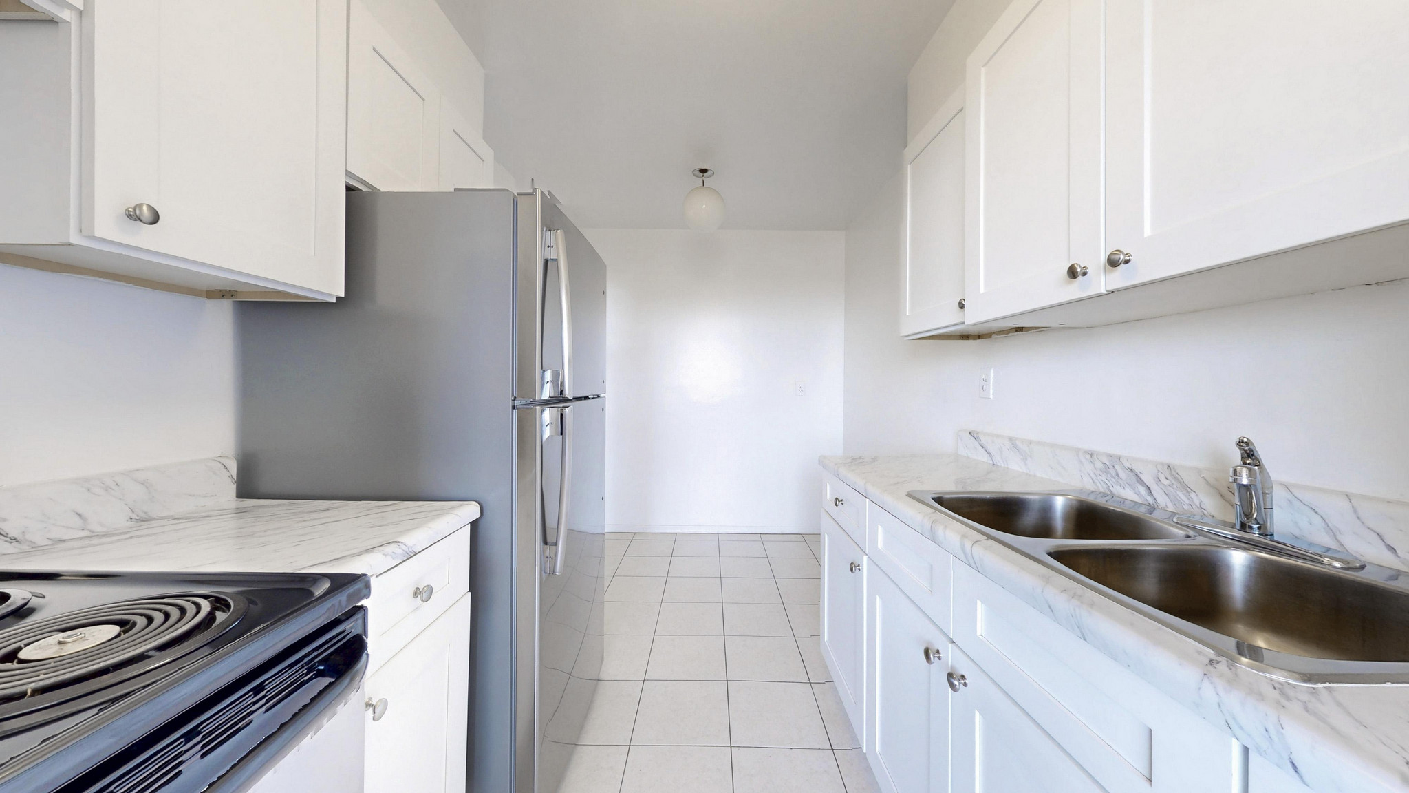 601 Finch Ave. W - Buckingham House - Photo 2