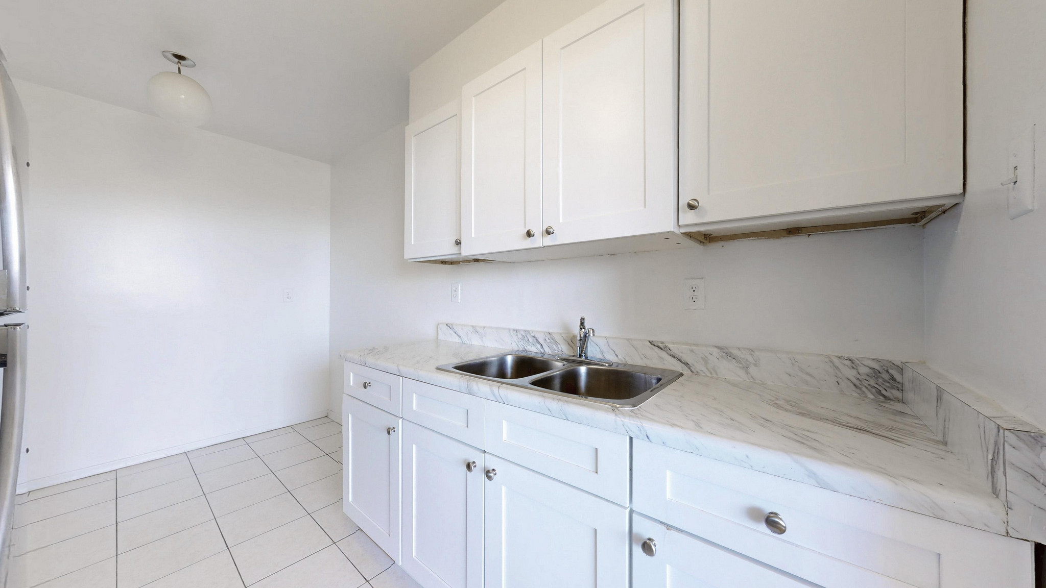 601 Finch Ave. W - Buckingham House - Photo 3
