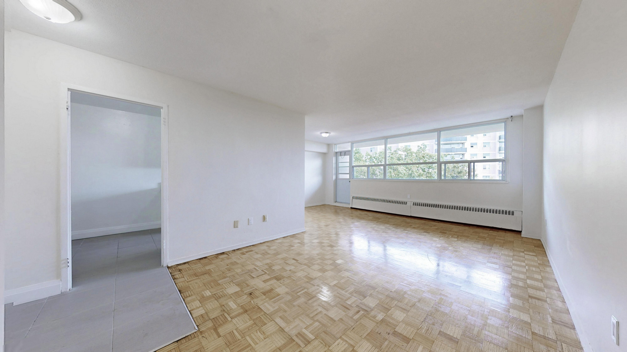 601 Finch Ave. W - Buckingham House - Photo 6