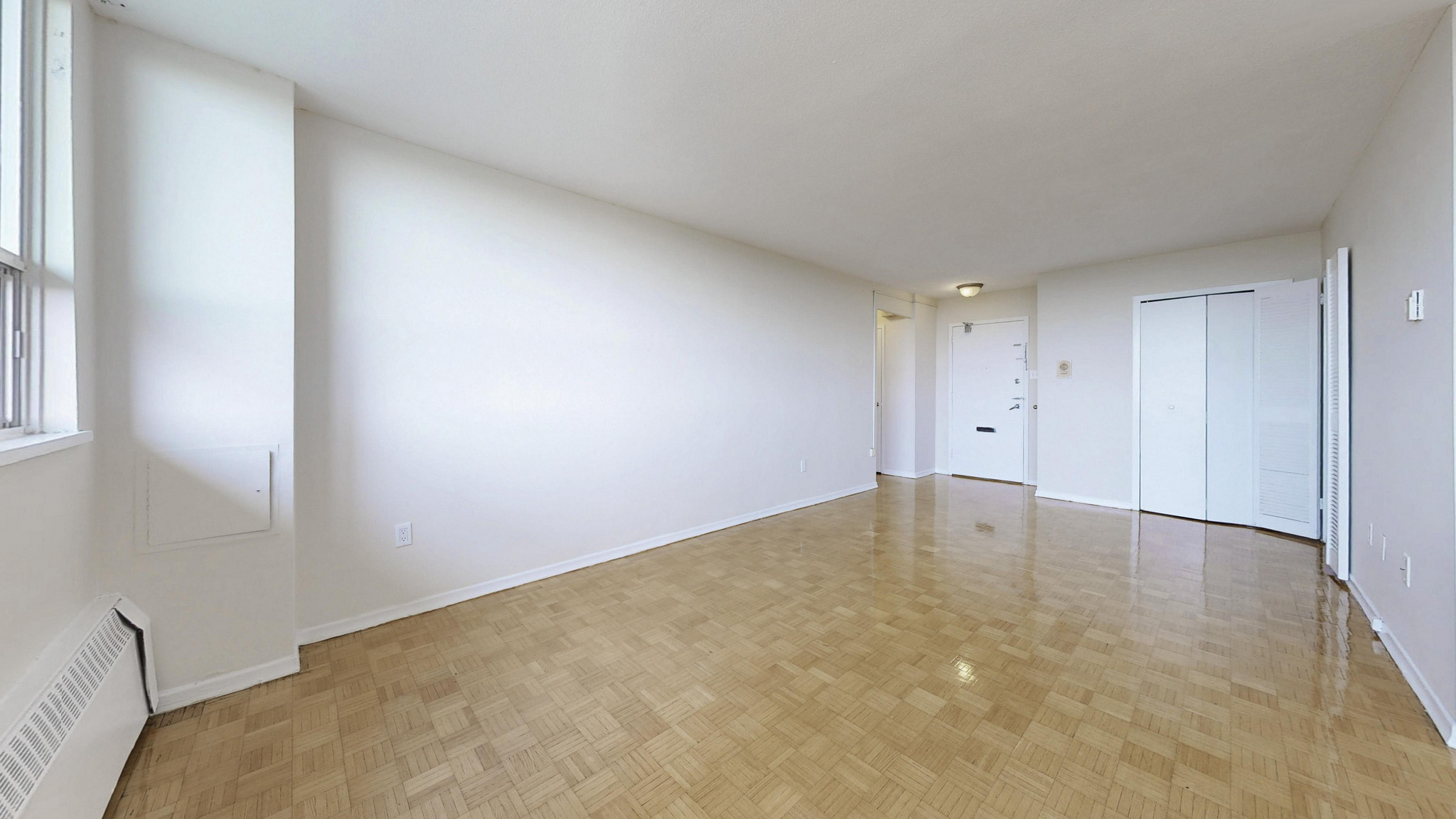 601 Finch Ave. W - Buckingham House - Photo 8