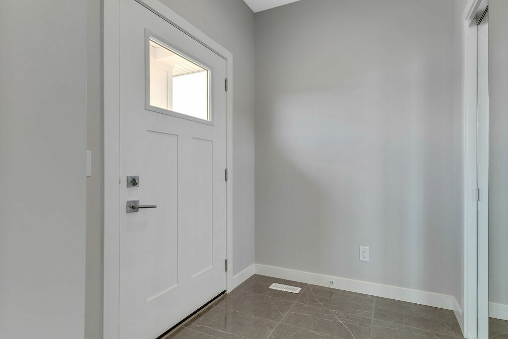 Beautiful 3 Bed 2.5 Bath Duplex in Sirocco! (CP045A) - Photo 3